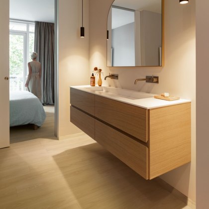 Classic Biscuit Brown Oak Classic Biscuit Brown Oak