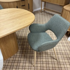 Vermont Oval Dining Table and 4 Chairs Vermont Oval Dining Table and 4 Chairs