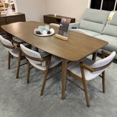 Marlow Table and 6 Chairs Marlow Table and 6 Chairs