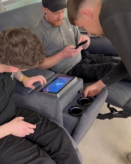 Exciting New Arrival! This new... 