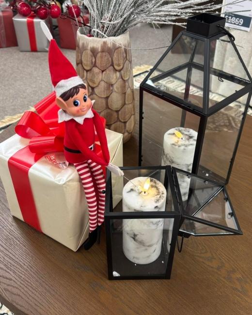 Who knew flameless candles could... 